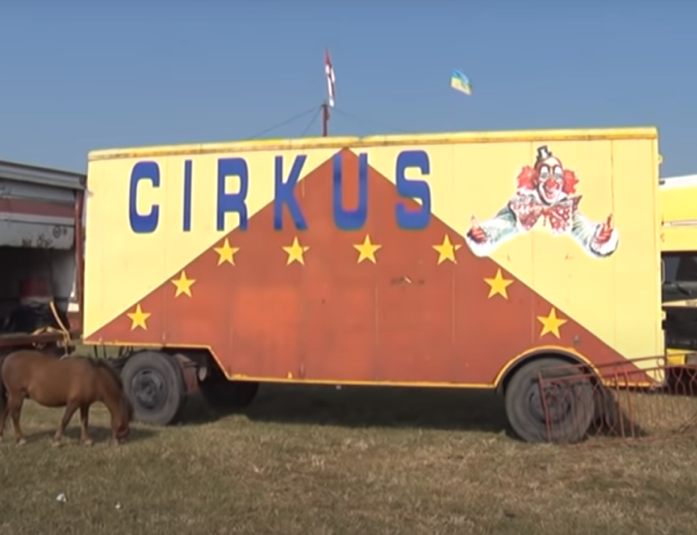 Korona cirkus u Surčinu